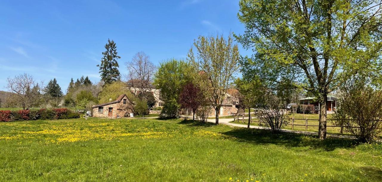 Villa Maison d'hôtes  Le grenier-Ecuries de St Maurice à Lacapelle-Marival Extérieur photo